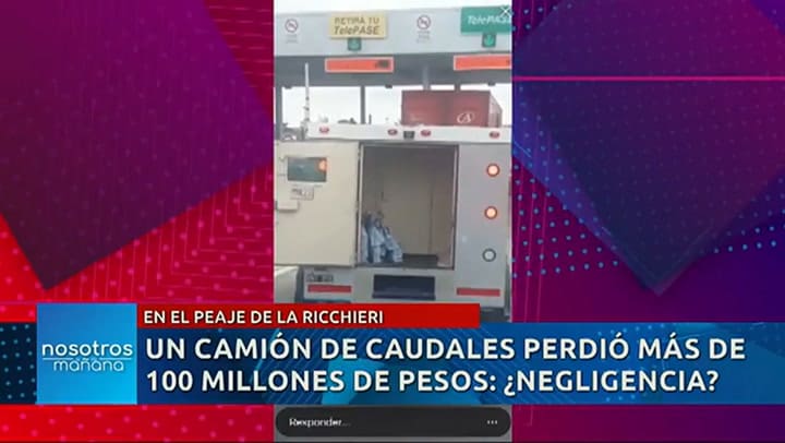 El video viral de un camión de caudales con las puertas abiertas - Fuente: eltrece