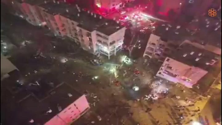 Vista aérea da cidade de Arad após o ataque com mísseis