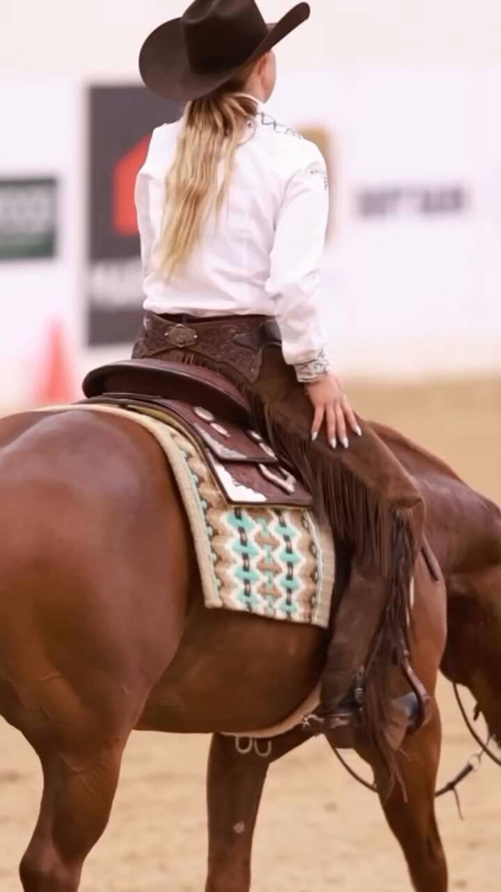 Gina Schumacher en lo que mejor sabe hacer: equitación