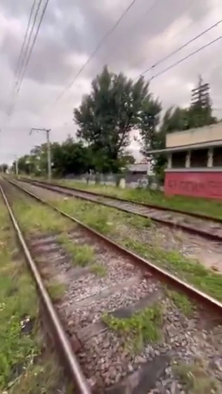Piquete en las vías del Tren Roca: un grupo de vecinos interrumpió el funcionamiento del servicio