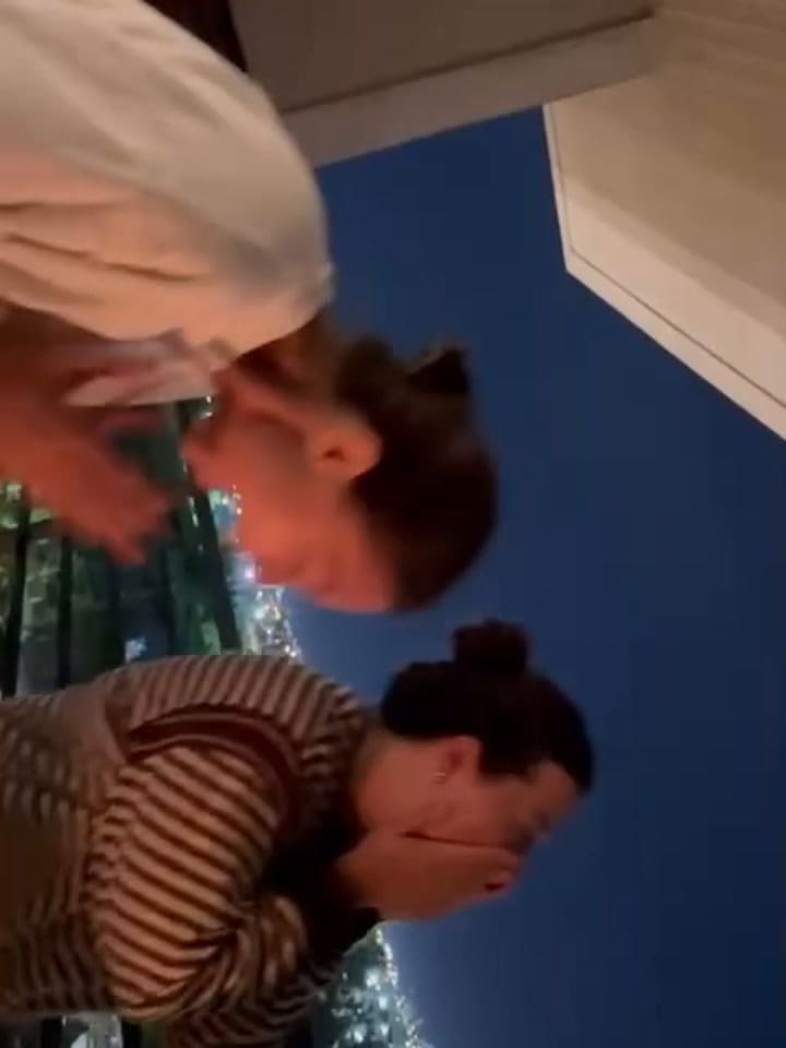 Así le comunicó Clara Sarkany a sus amigas que será mamá