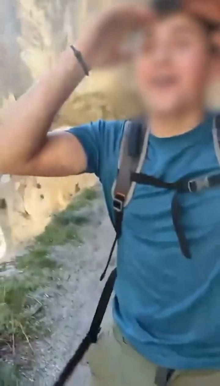 Tiró una piedra en un parque nacional y ahora podrían multarlo con el equivalente a un departamento