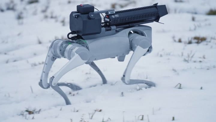 Así es el perro robot lanzallamas