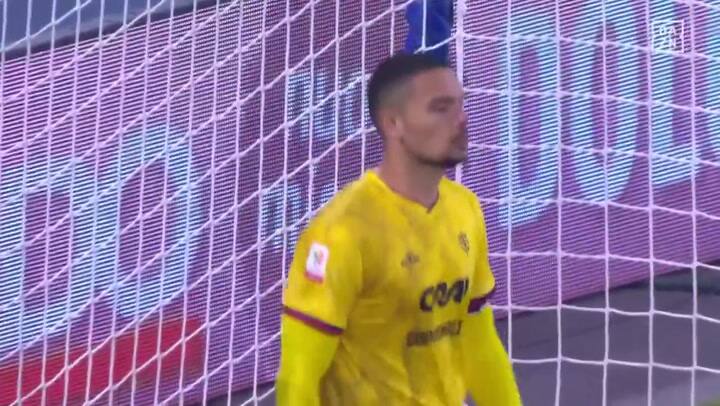 The penalty kick executed by the Napoli goalkeeper surprised with its extraordinary speed and traveled around the world