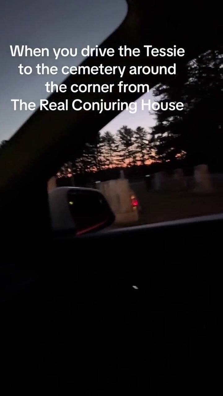 Fue A Un Cementerio En Medio De La Noche, Vivió Una Experiencia Paranormal Y Su Gps Detectó Algo Aterrador La 100