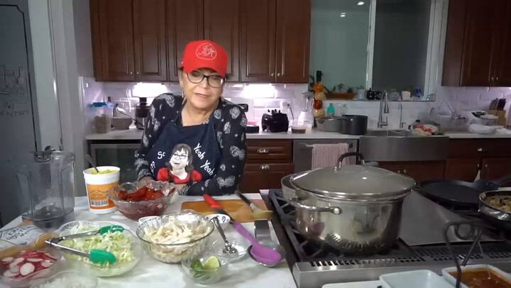 La receta del pozole tradicional mexicano, pero sin carne (YouTube: Las Recetas de Doña Rosa Rivera)