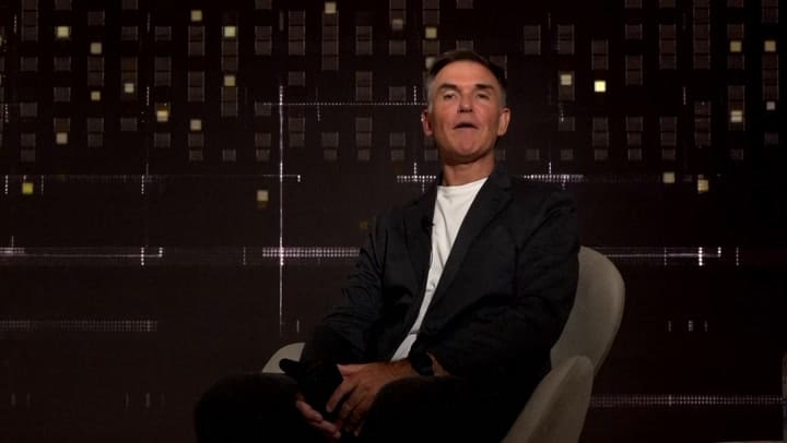 VIDEO HOME FINAL MEET MUSIC Okkkkkk CON MOSCA INTERMITENTE