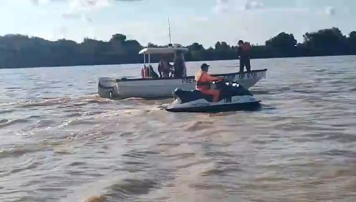 Operativo de búsqueda en el Río Paraná