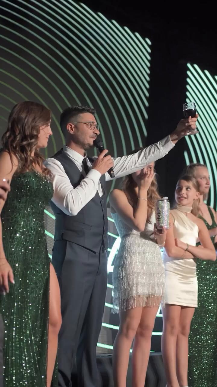 El brindis por el cumpleaños de Antonia, la hija de Soledad Pastorutti