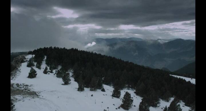 Trailer de Nieve negra
