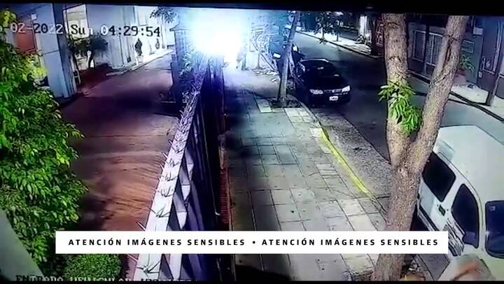Homicidio en Balvanera: el atroz momento en que el agresor apuñala víctima.