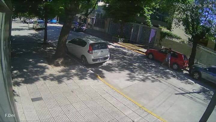 Barrio River: es policía, dejó el auto estacionado a una cuadra de una comisaría y se lo robaron