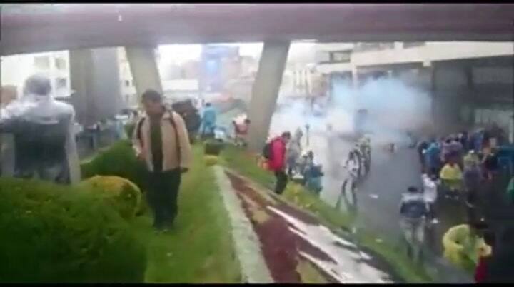 Rally Dakar 2018 - Policía gasifica a manifestantes que impiden el paso