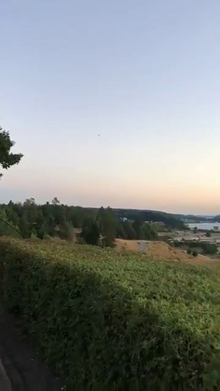 Habitantes de zonas cercanas captaron al avión robado mientras daba piruetas en el cielo