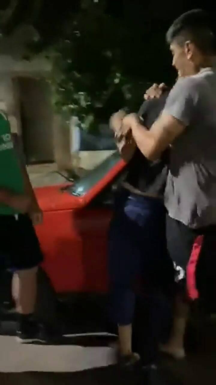 Vecinos redujeron a los golpes a un hombre que acusaron de robo