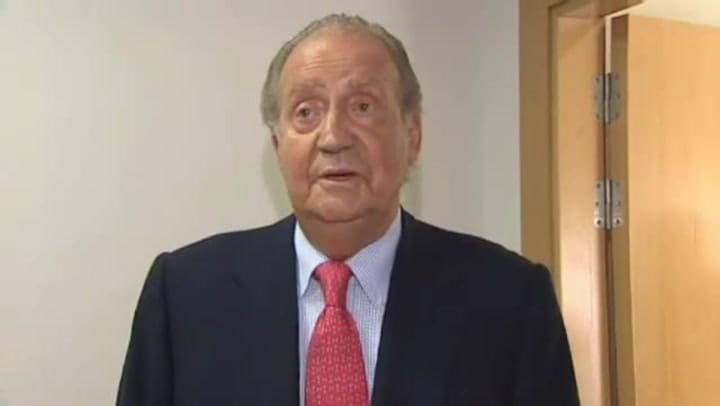 El rey Juan Carlos se disculpa por cazar elefantes