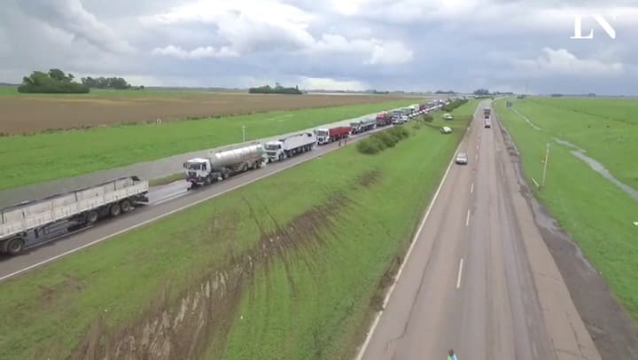 Las inundaciones en Arroyo Seco desde un drone