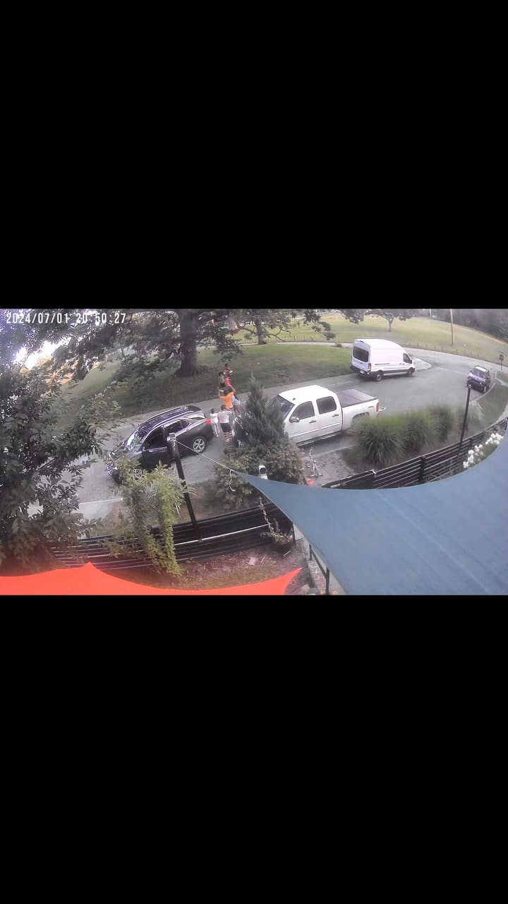 Hijo del rapero Lil Durk le disparó a su padrastro