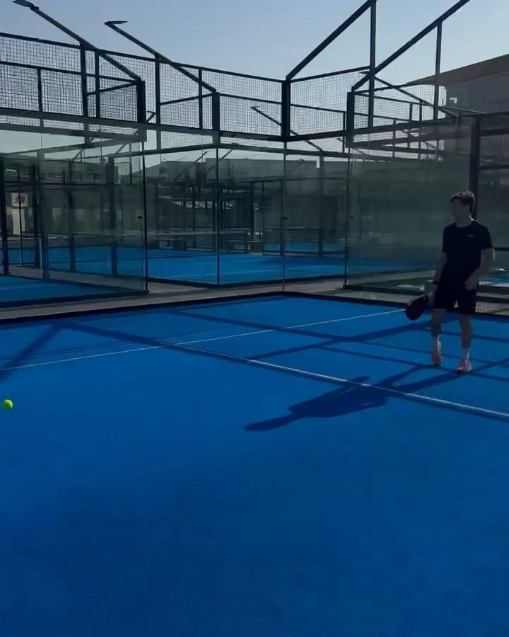 El partido de pádel entre Colapinto, Bizarrap y Belasteguín