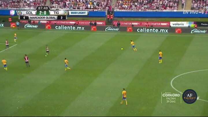 El descuento de Tigres, 1-2 (Ismael Sosa)