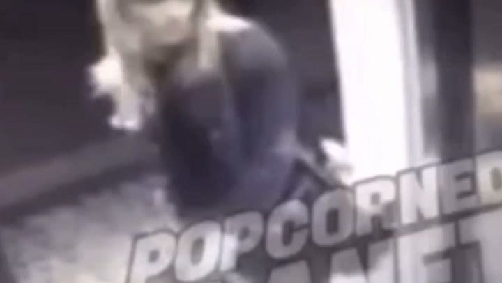 Amber Heard besándose con Cara Delevingne