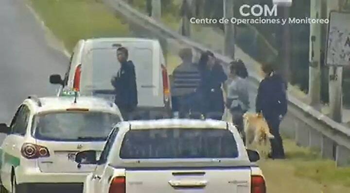 Un matrimonio abandonó a su hijo en Berisso para darle un escarmiento y fue demorado