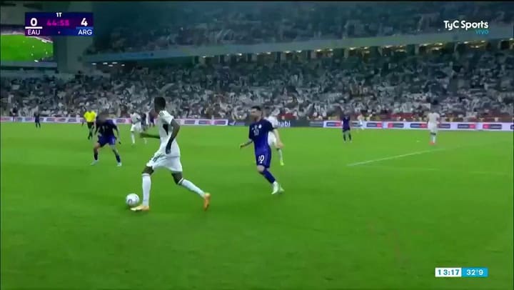 El pisotón a Lionel Messi que asustó a los presentes