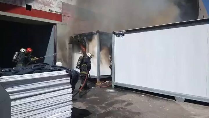 Incendio a las afueras de River