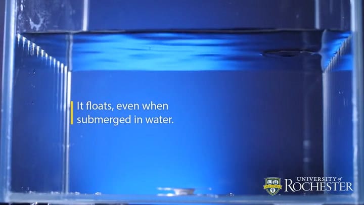 Este es el metal del futuro para crear barcos a prueba de hundimientos - Fuente: Youtube