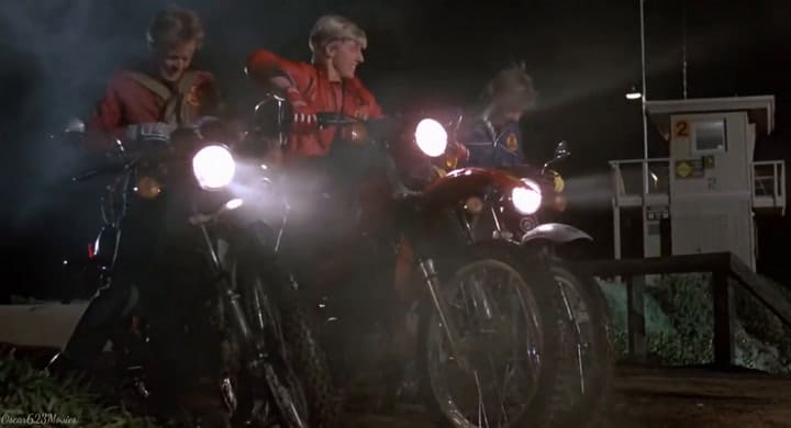 Karate Kid (1984) | Daniel defiende a Ali - Fuente: Youtube