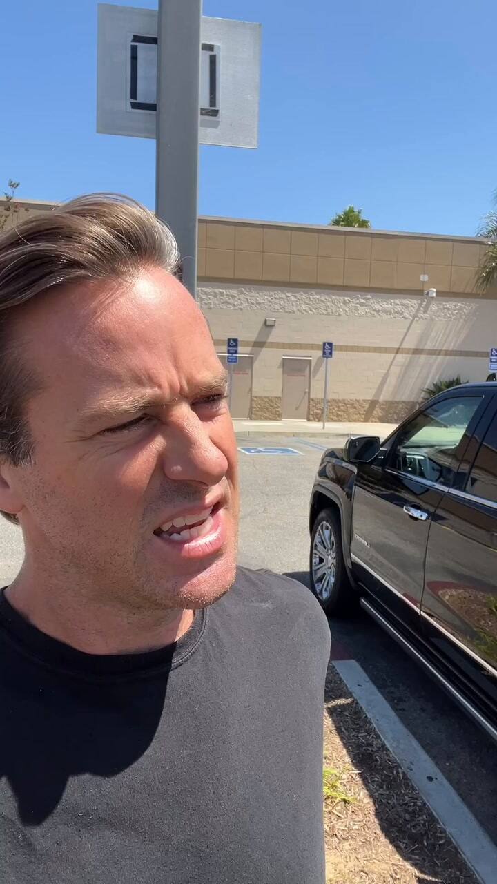 Armie Hammer Puso En Venta Su Camioneta Por Problemas Economicos