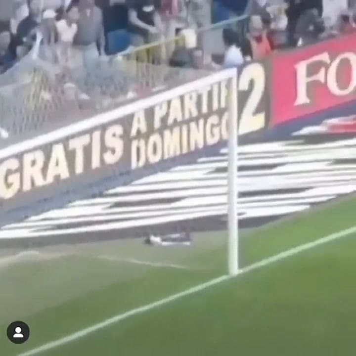 Cuando Roberto Carlos casi le arranca la cabeza a Carles Puyol