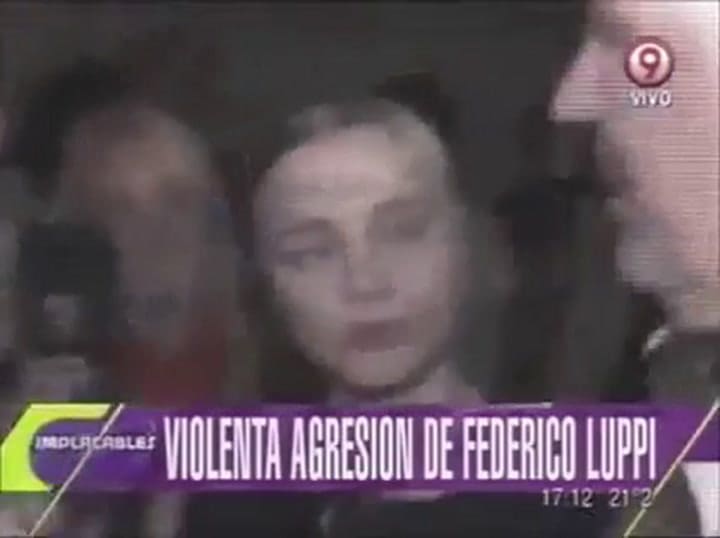 Luppi cachatea a un notero en la calle