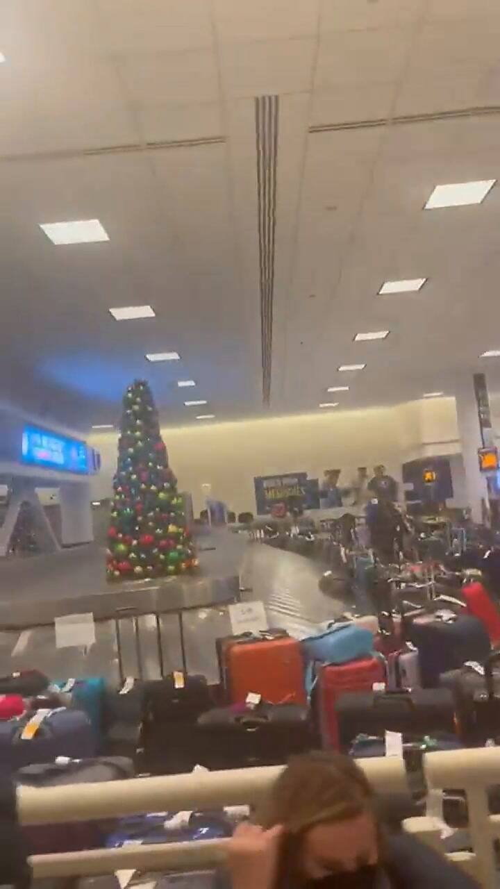 Caos en el aeropuerto de O'Hare en Chicago por el avance de la tormenta invernal Elliot