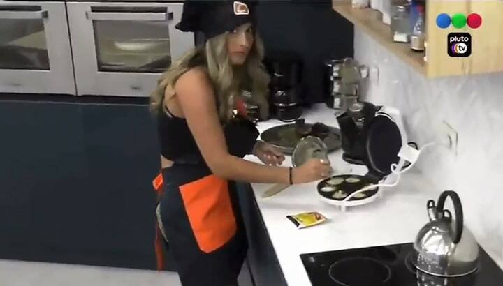 El hilarante error de Julieta en la cocina