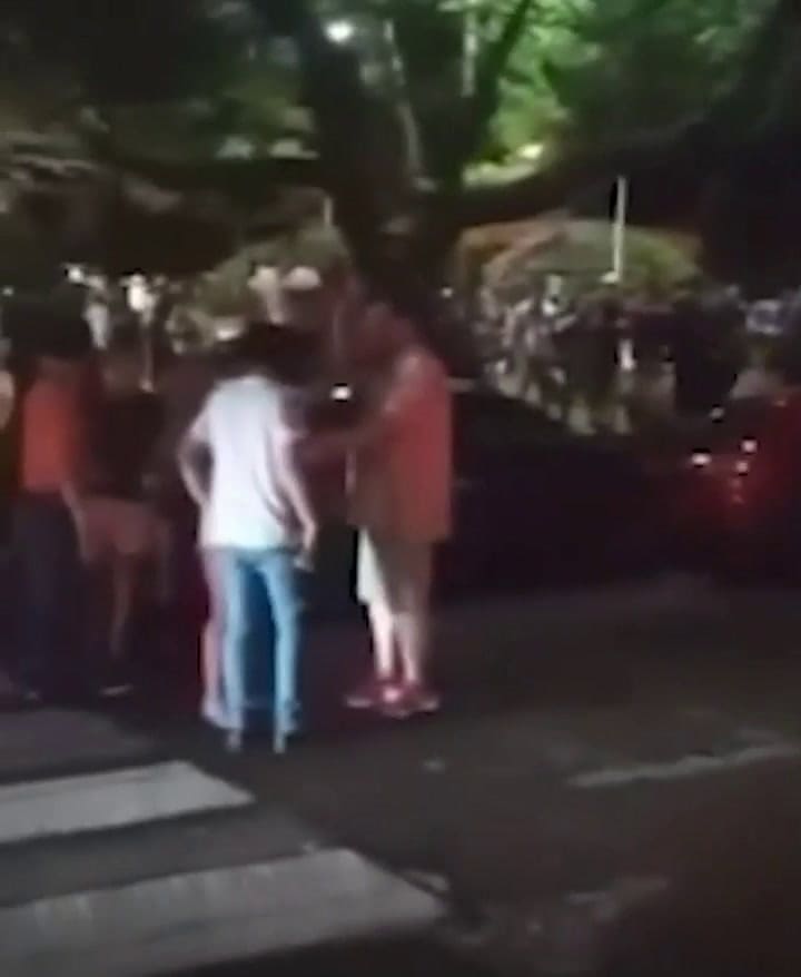 Chocó alcoholizada y propinó insultos racistas contra las víctimas de su accionar