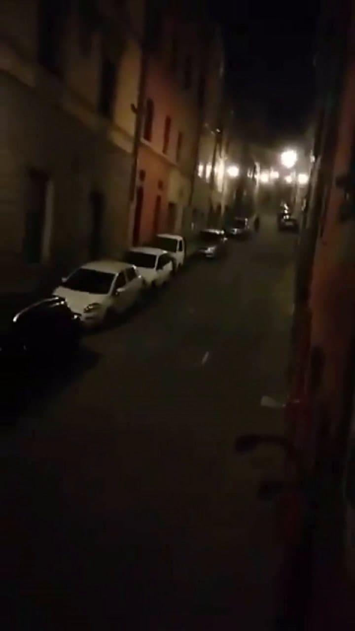 El video en el que vecinos de Siena cantan para acompañarse en cuarentena