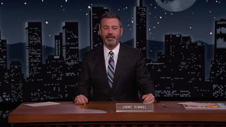 Robert Pattinson habló en Jimmy Kimmel Live! sobre su relación con Suki Waterhouse