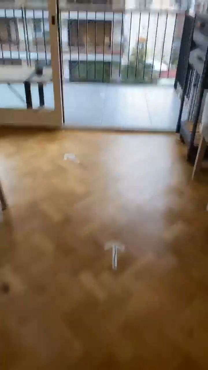 Coronavirus: Corre 21 kms en su departamento para mantenerse activo durante la cuarentena