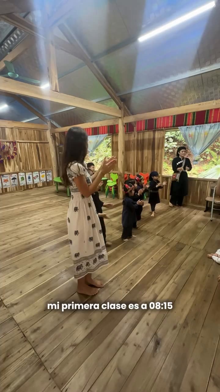 Luana Zanek en su voluntariado en Vietnam