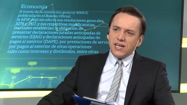 JOSE DEL RIO ENTREVISTA A JORGE FERNÁNDEZ DÍAZ EN MESA CHICA - PARTE 2