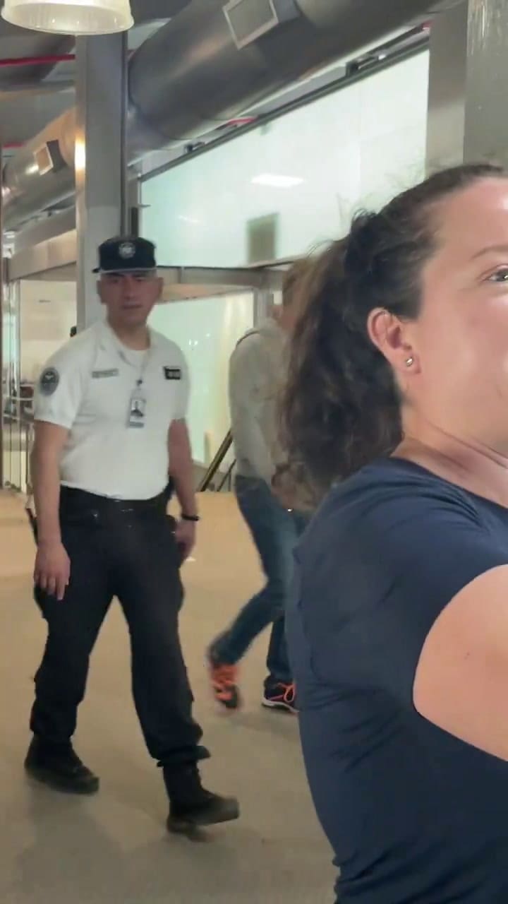 Cristina en el aeropuerto