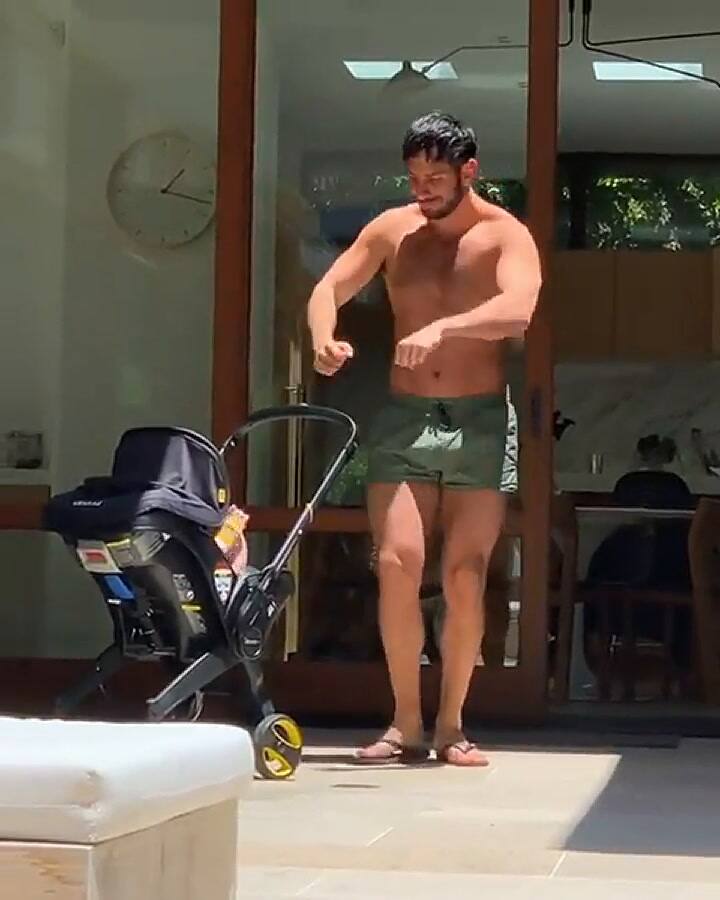 El divertido baile del marido de Ricky Martin, Jwan Yosef, para la pequeña Lucía - Fuente: Instagram
