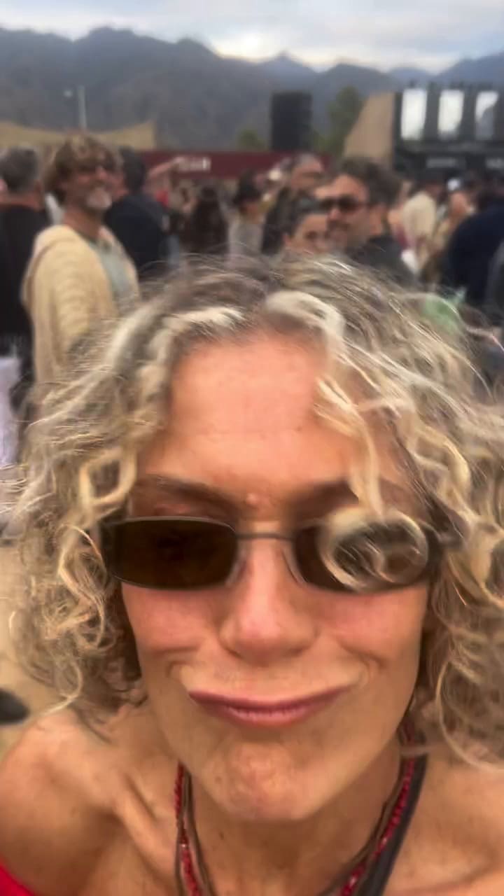 Fin De Inolvidable!!! De Esos En Que Si Lo Pensas Un Minuto Como Yo No La Dudas!!!! Jajajja Viaje Con Hijos Y Amigos De Hijos En Mi Adorada Mendoza Que Es Unica!!!yo Disfruto Mucho De Esta Vida , Y Sobre Todo De