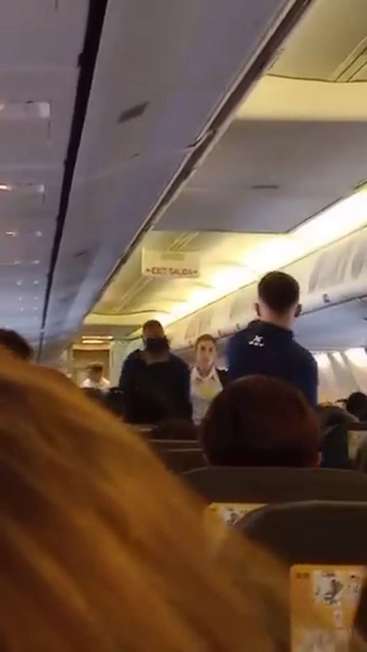 El jugador gritó "bomba" antes del despegue