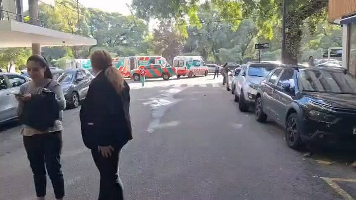 El SAME desarrolló un operativo con 8 móviles en Lafinur y Libertador.