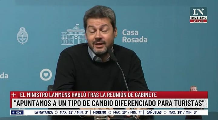 El Gobierno confirmó que prepara un tipo de cambio especial para los turistas extranjeros