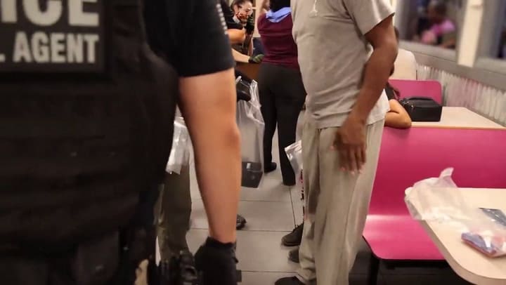 El ICE revela el momento de la detención de 28 migrantes en Carolina del Norte