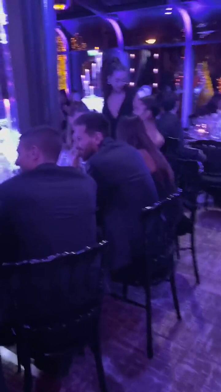 Anto Roccuzzo y Messi, disfrutaron de un evento con los jugadores del PSG (Video: TikTok @gala.fr)