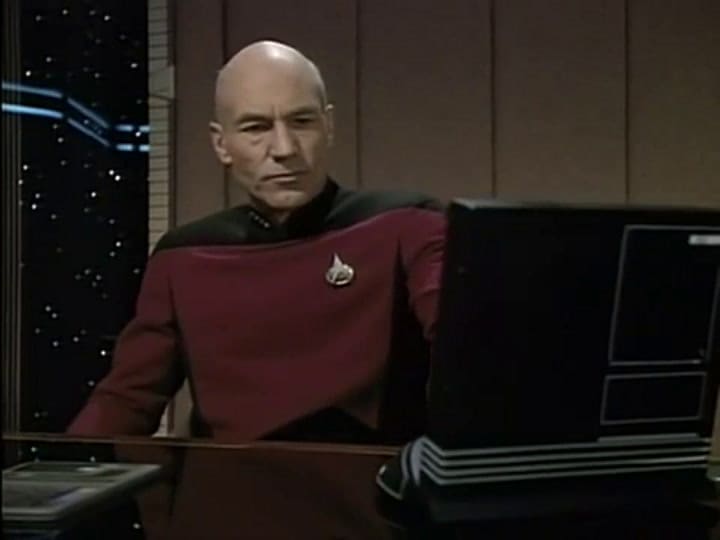 Barbara March como la villana Lursa Duras - Fuente: YouTube